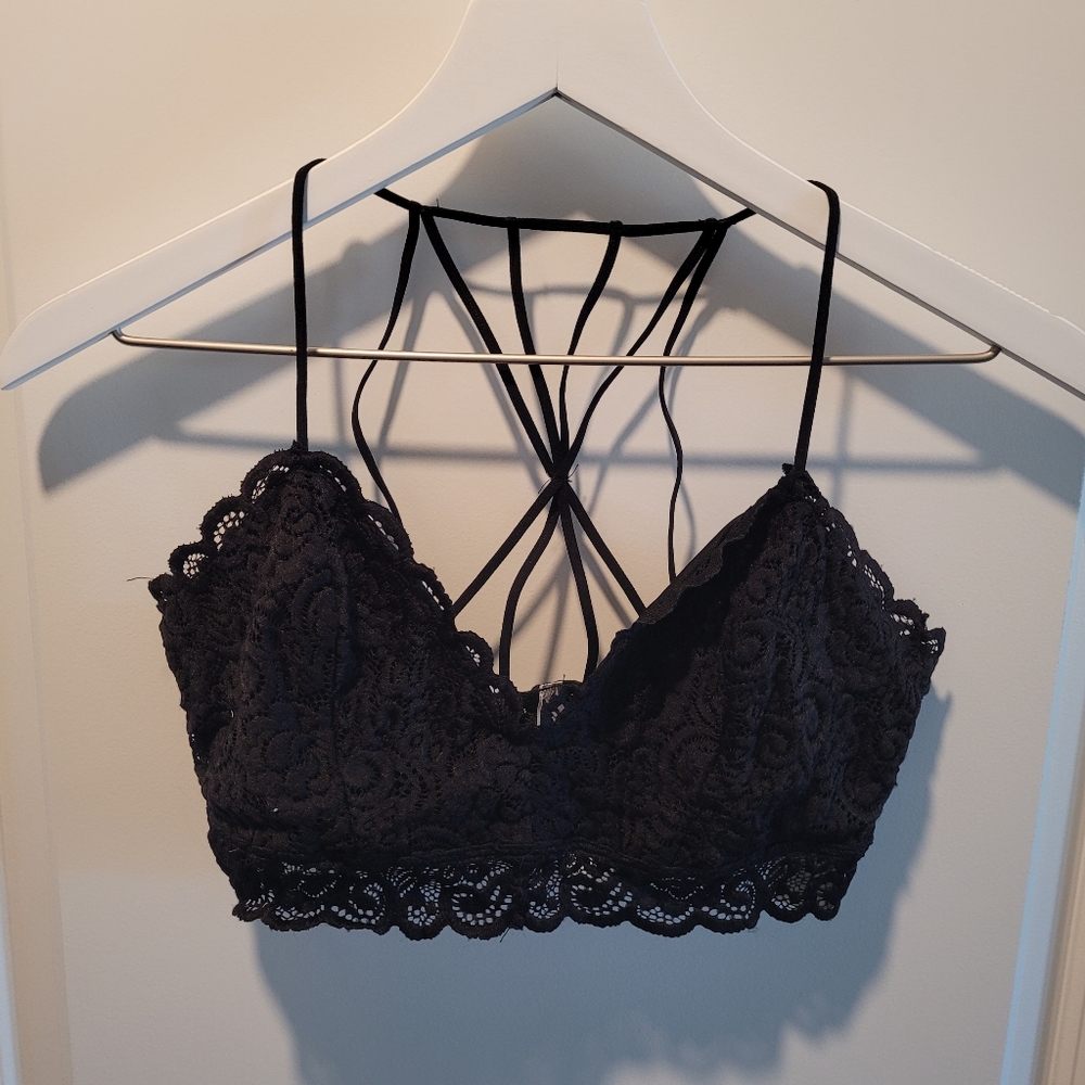 Black, multi-strap bralette Size:M